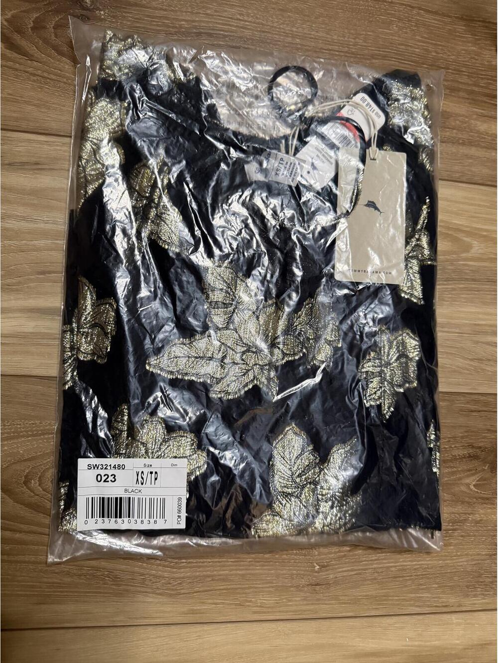 NWT! Tommy Bahama Shimmering Shores Metallic Leaf Print Split Neck Top Size XS - Picture 2 of 5
